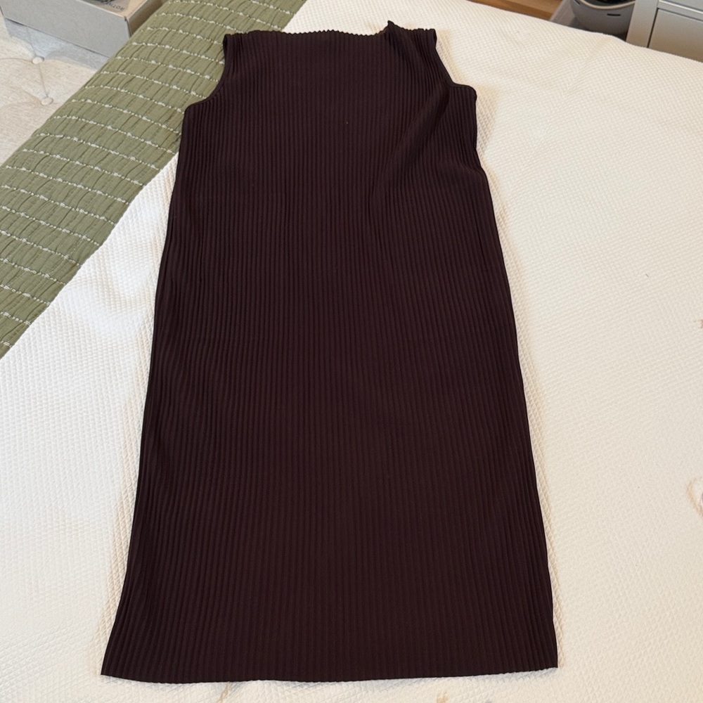 Grade and Gather eggplant accordion pleated cocoon dress. Generous size S.
